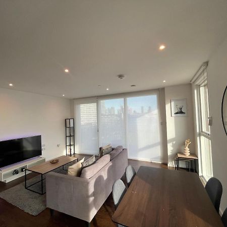 Immaculate 2Bed Apartment In London- City Views ภายนอก รูปภาพ
