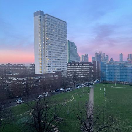 Immaculate 2Bed Apartment In London- City Views ภายนอก รูปภาพ