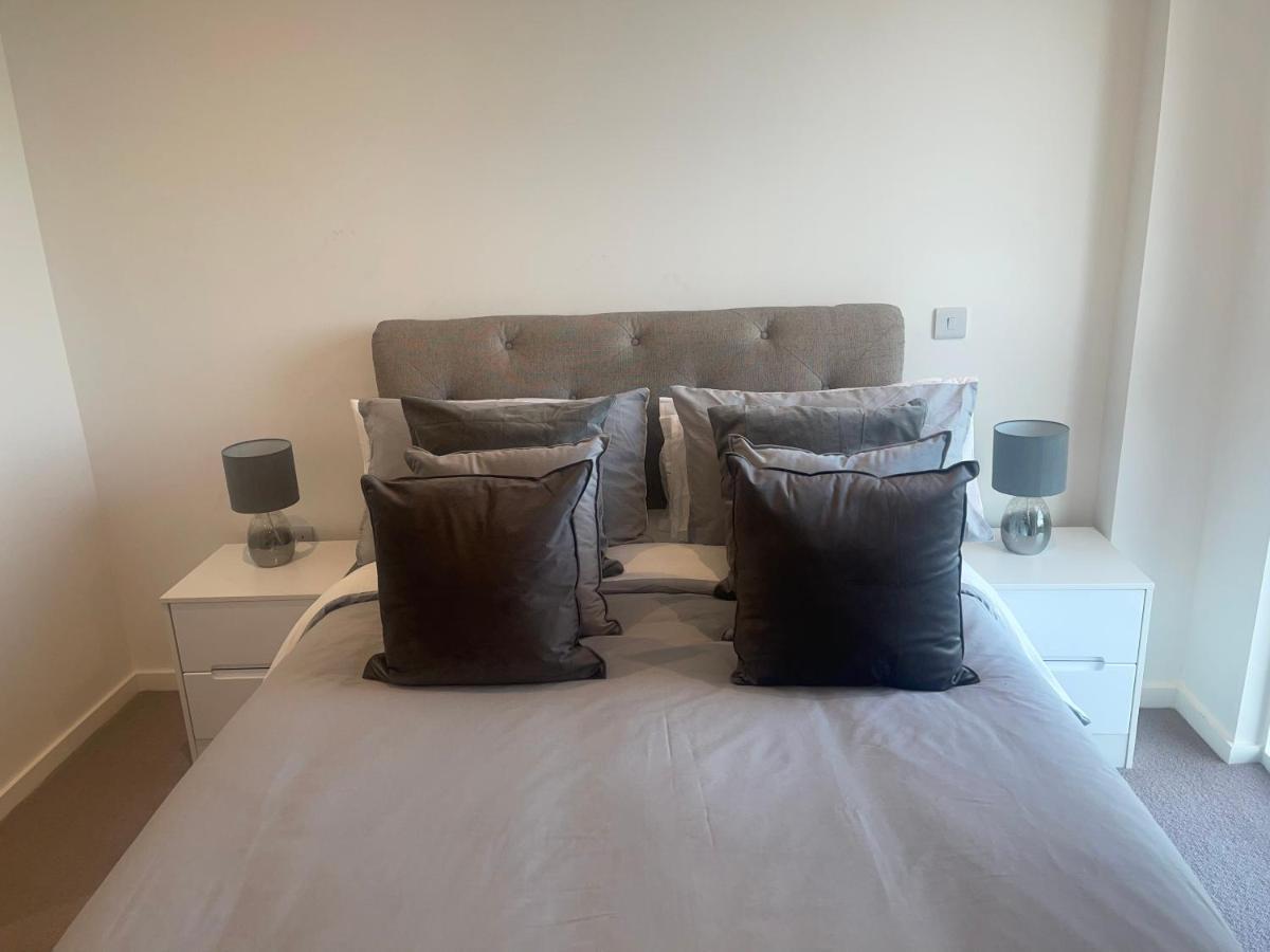 Immaculate 2Bed Apartment In London- City Views ภายนอก รูปภาพ