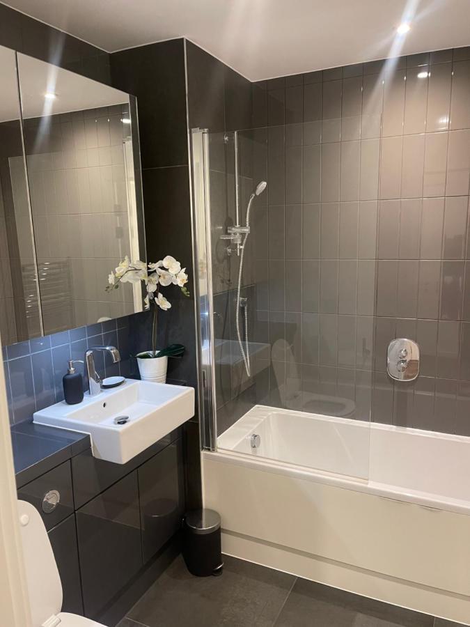 Immaculate 2Bed Apartment In London- City Views ภายนอก รูปภาพ