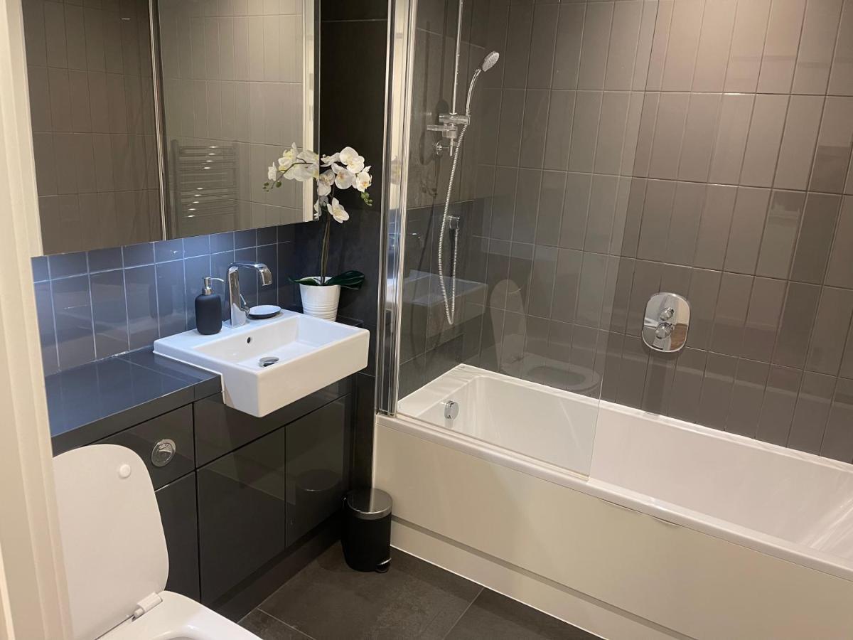 Immaculate 2Bed Apartment In London- City Views ภายนอก รูปภาพ